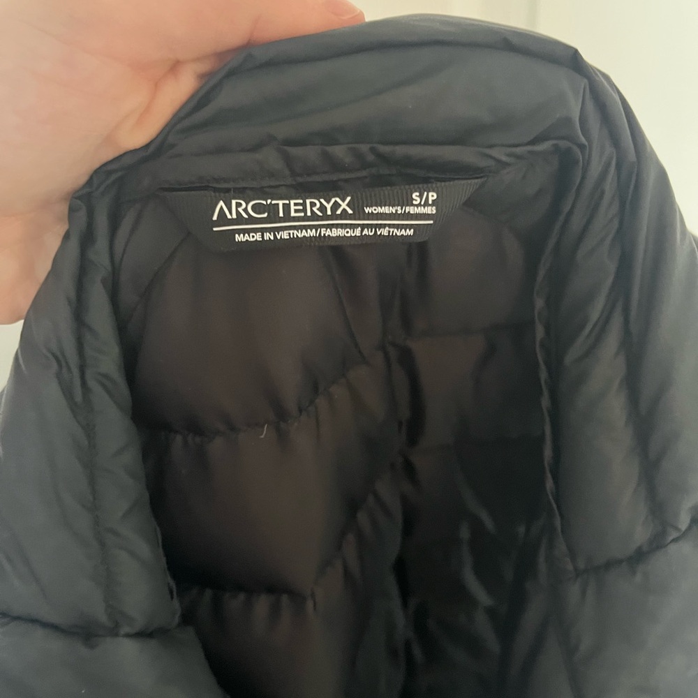 Arc'teryx black Insulated Jacket - Picture 5 of 7